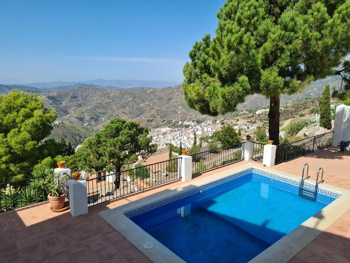 Lovely 2 Bed Apartment With Stunning Views & Pool 康佩塔